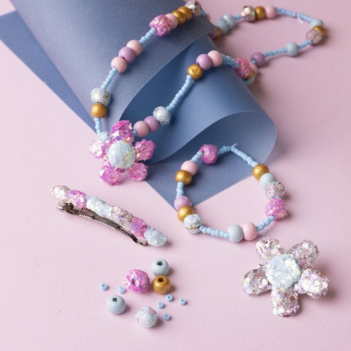 Lasten korut helmistä ja Glitter clay -kimallemassasta