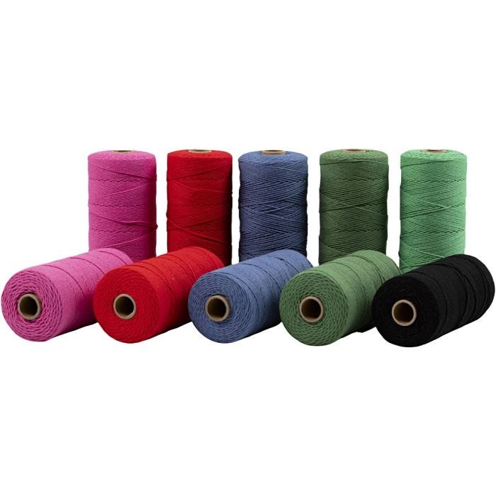Makrameenyöri, Pit. 315 M, paksuus 1 mm, ohut laatu 12/12, vahvat värit, 10x220 g/ 1 pkt